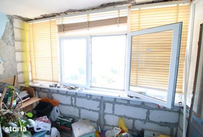 Apartament cu 2 camere decomandat în Micro 20