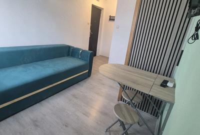 Garsonieră decomandată în Central
