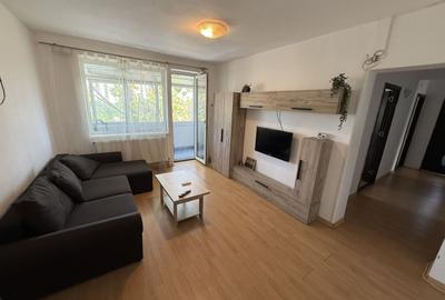 Apartament cu 4 camere semidecomandat în Tomis Nord