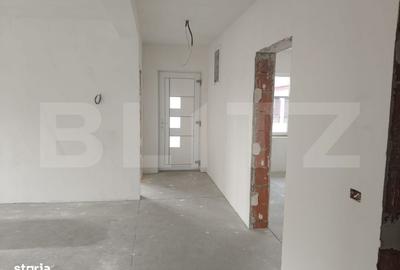 Casă cu 4 camere în Sântandrei