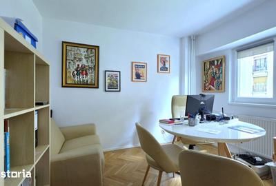 Apartament cu 4 camere decomandat în Centrul Istoric