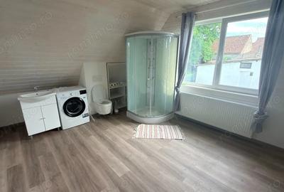 Casă cu 2 camere cu Teren 350 Mp în Central
