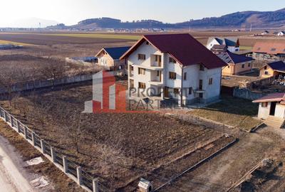 Casă individuală cu 10 camere cu Canalizare în Hărman - 13