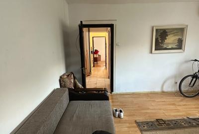 Apartament cu 2 camere decomandat în Galata