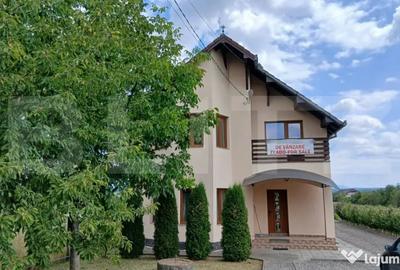 Casă cu 5 camere cu Teren 1300 Mp în Central