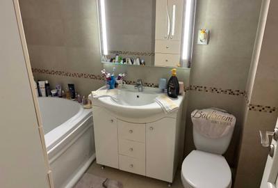 Apartament cu 3 camere decomandat în Florești - 8