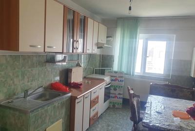 Apartament cu 3 camere nedecomandat în Central