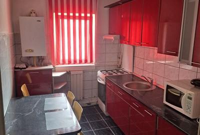 Apartament cu 3 camere decomandat în Ștefan cel Mare