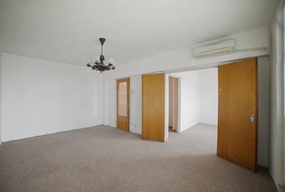 Apartament cu 4 camere decomandat în Colentina