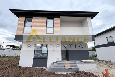 Casă individuală cu 4 camere cu Canalizare în Berceni