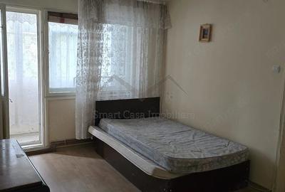 Apartament cu 2 camere semidecomandat în Filiași