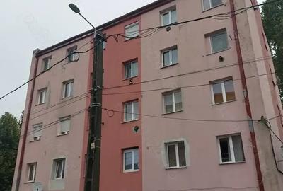 Garsonieră decomandată în Central