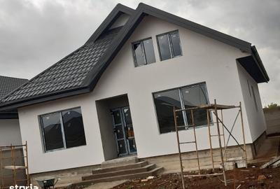 Casă cu 4 camere cu Teren 333 Mp în Central