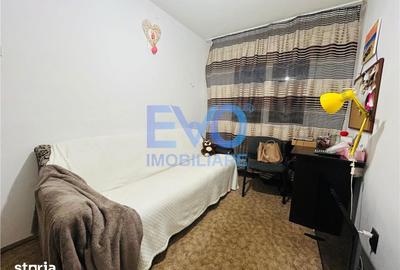 Apartament cu 3 camere semidecomandat în Podu Roș - 1