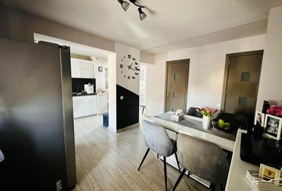 Apartament cu 4 camere decomandat în Central