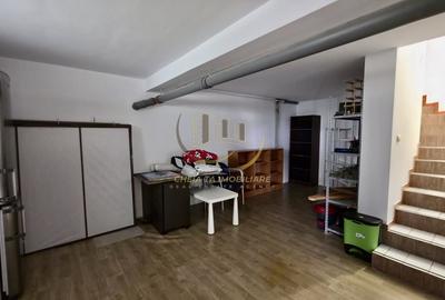 Casă cu 5 camere în Central