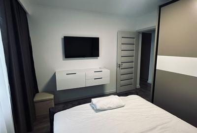 Apartament cu 3 camere decomandat în Sud