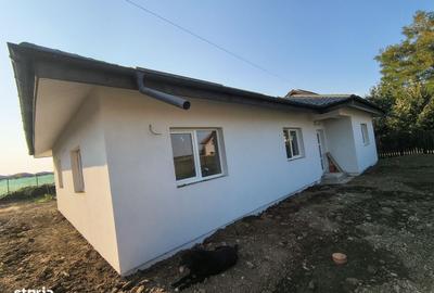 Casă cu 4 camere cu Teren 550 Mp în Balotești
