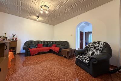 Casă individuală cu 6 camere cu Canalizare în Ghiroda - 2