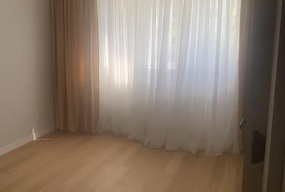 Apartament cu 2 camere decomandat în Titan