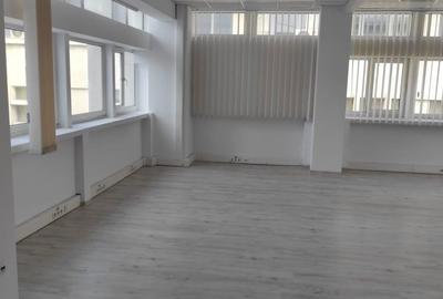 Spațiu comercial, de 100 mp, în Central - 1