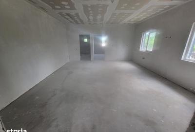 Casă cu 3 camere cu Teren 230 Mp în Lumina
