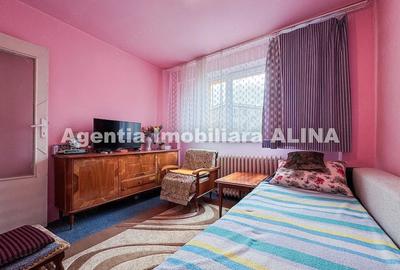 Apartament cu 2 camere decomandat în Micro 15