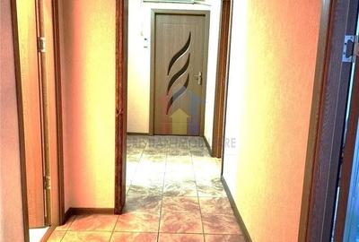 Apartament cu 3 camere decomandat în Obor