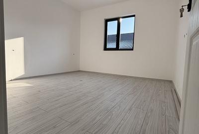 Casă cu 4 camere în Central - 1