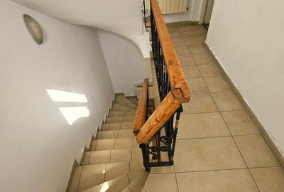 Casă individuală cu 10 camere cu Canalizare în Central - 18