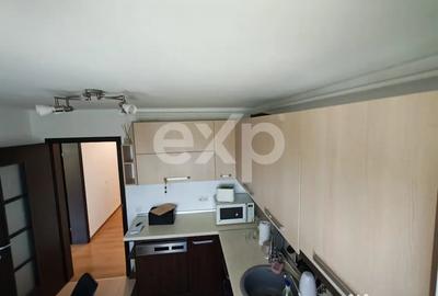 Apartament cu 3 camere decomandat în Tractorul - 1