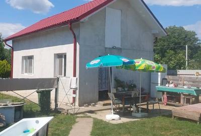 Casă cu 2 camere în Central