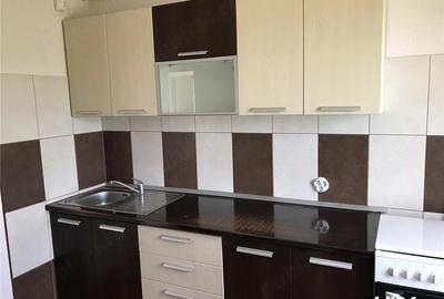 Apartament cu 3 camere decomandat în Republicii