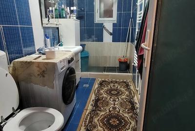 Apartament cu 3 camere decomandat în Florești