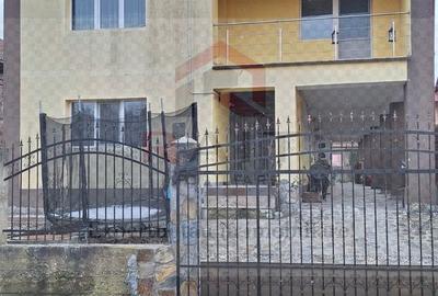 Casă cu 4 camere cu Teren 100 Mp în Central - 5