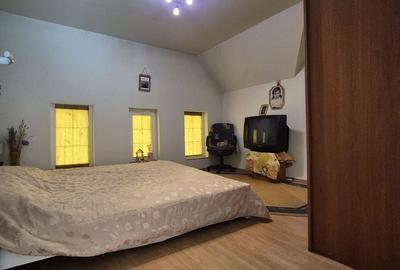 Casă cu 5 camere cu Teren 814 Mp în Sânnicolau Mic - 4