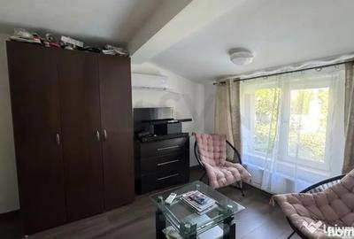 Casă cu 5 camere cu Teren 80 Mp în Unirii