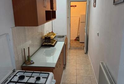Garsonieră decomandată în Central