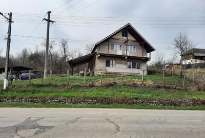 Casă cu 5 camere cu Teren 1000 Mp în Tomșani - 3