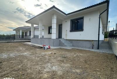Casă cu 4 camere cu Teren 470 Mp în Central