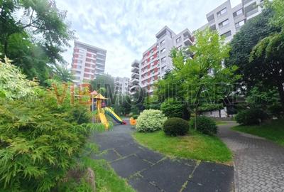 Apartament cu 3 camere semidecomandat, mobilat în Pipera