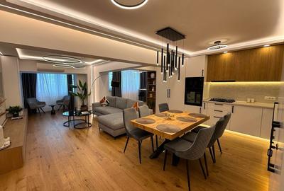 Apartament cu 3 camere, mobilat în Centrul Civic