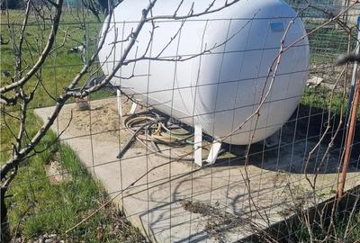 Casă cu Teren 1694 Mp în Nanov - 1