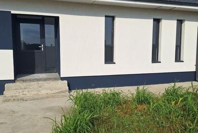 Casă cu 3 camere în Stâlpu - 4