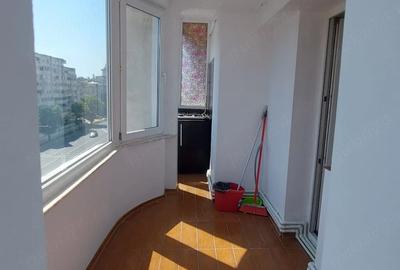 Apartament cu 2 camere decomandat în Trocadero