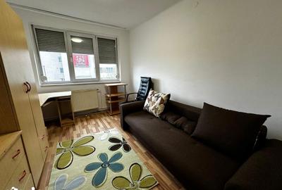 Apartament cu 3 camere semidecomandat în Semicentral
