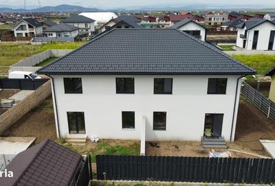 Casă cu 4 camere cu Teren 250 Mp în Noua - 9