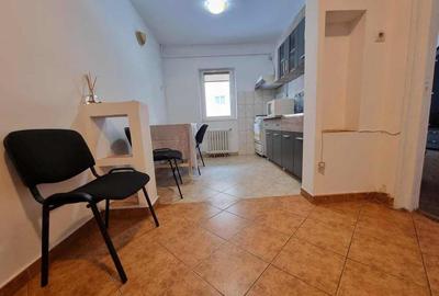 Apartament cu 2 camere decomandat în Soarelui