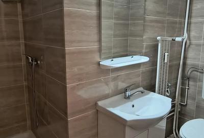 Apartament cu 4 camere decomandat în 1 Mai