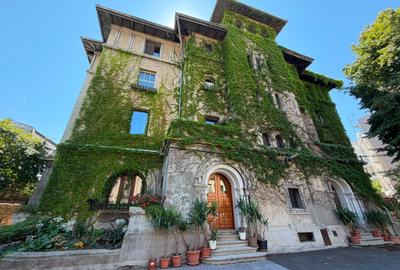 Apartament cu 4 camere semidecomandat în Universitate